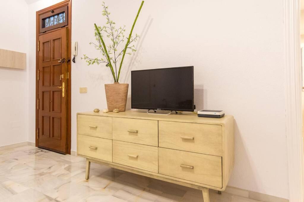 Tgh/ Malaga Centro Carreteria Apartment Exterior foto